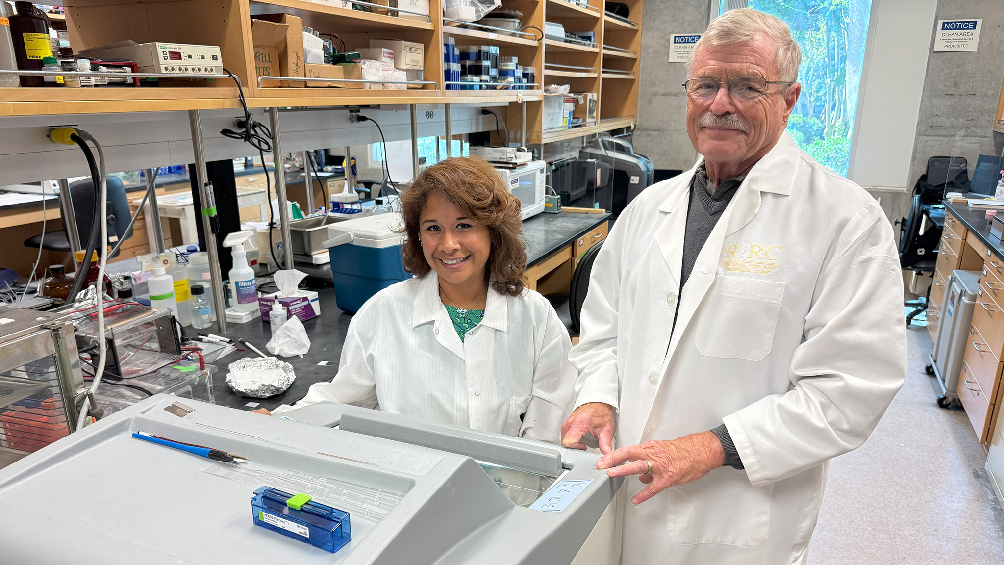 Drs. Oswald Steward and Patricia Pirbhoy in their laboratory, studying RNA localization and gene activity in Fragile X syndrome using spatial transcriptomics.